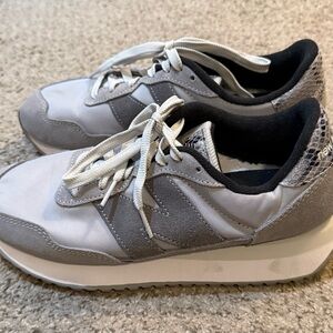 New Balance Women's White and Gray Sneakers